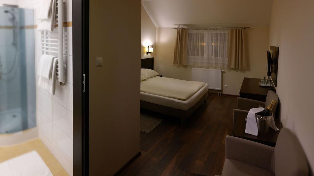 Hotel Pod Chelmem Ropa Rum bild